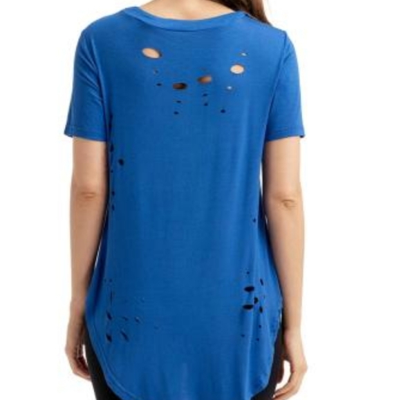 🧚♀️🧚♀️blue criss cross neckline distressed tee - Picture 2 of 2